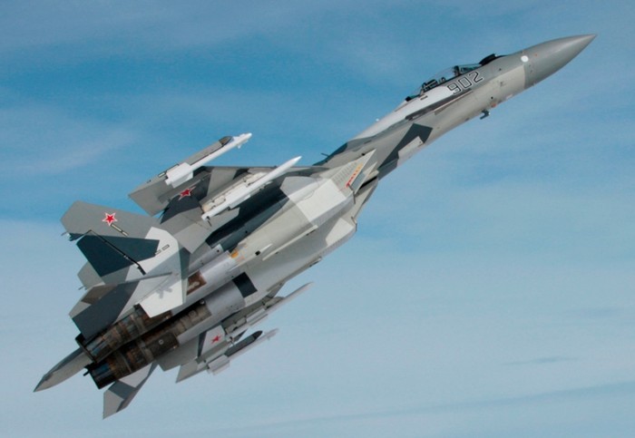 Máy bay chiến đấu đa nang Su-35 do Nga chế tạo.